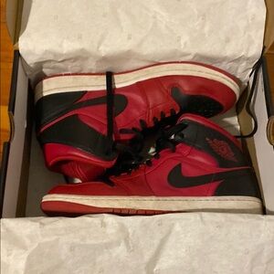 Air Jordan 1 Mid “Reverse-Bred”